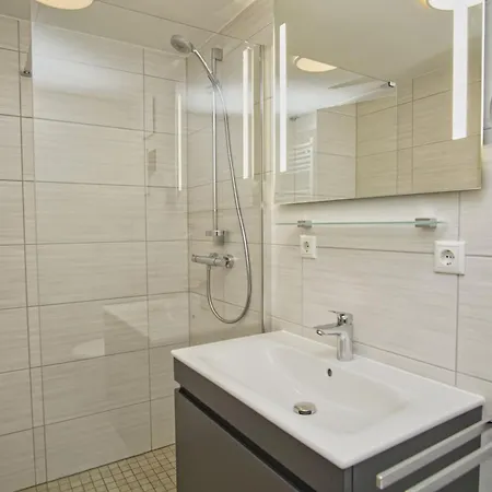 Rex Rugia Fewo12-1 Mit Schwimmbad Und Saunanutzung Im Ahoi-erlebnisbad Sellin